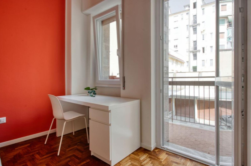 Lovely double bedroom in Lambrate