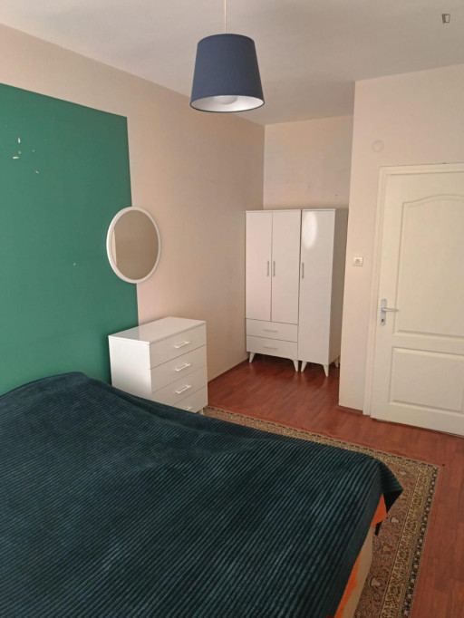 Very comfy double bedroom in Gülbahar