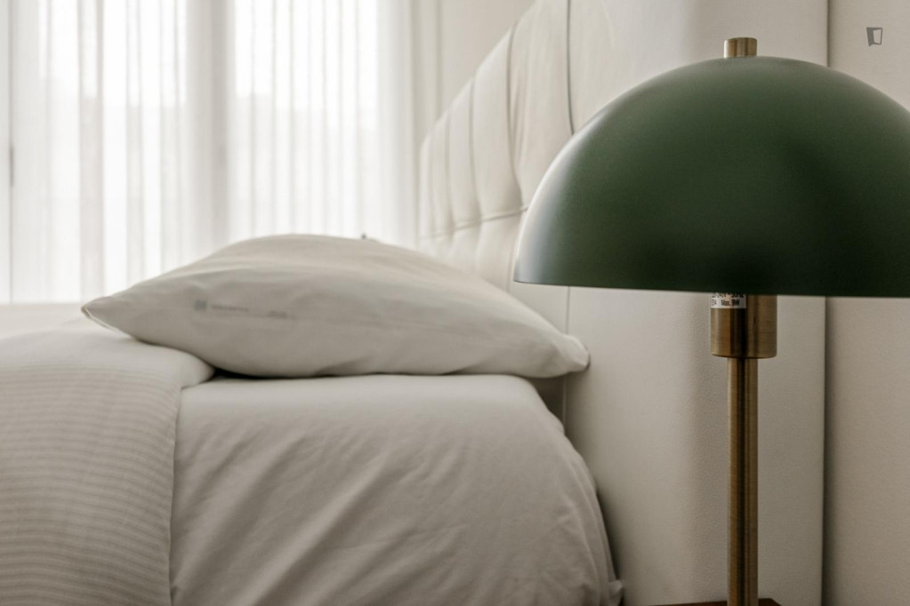 Uberto Visconti Di Modrone a, Luxury 1 Br Apartment 