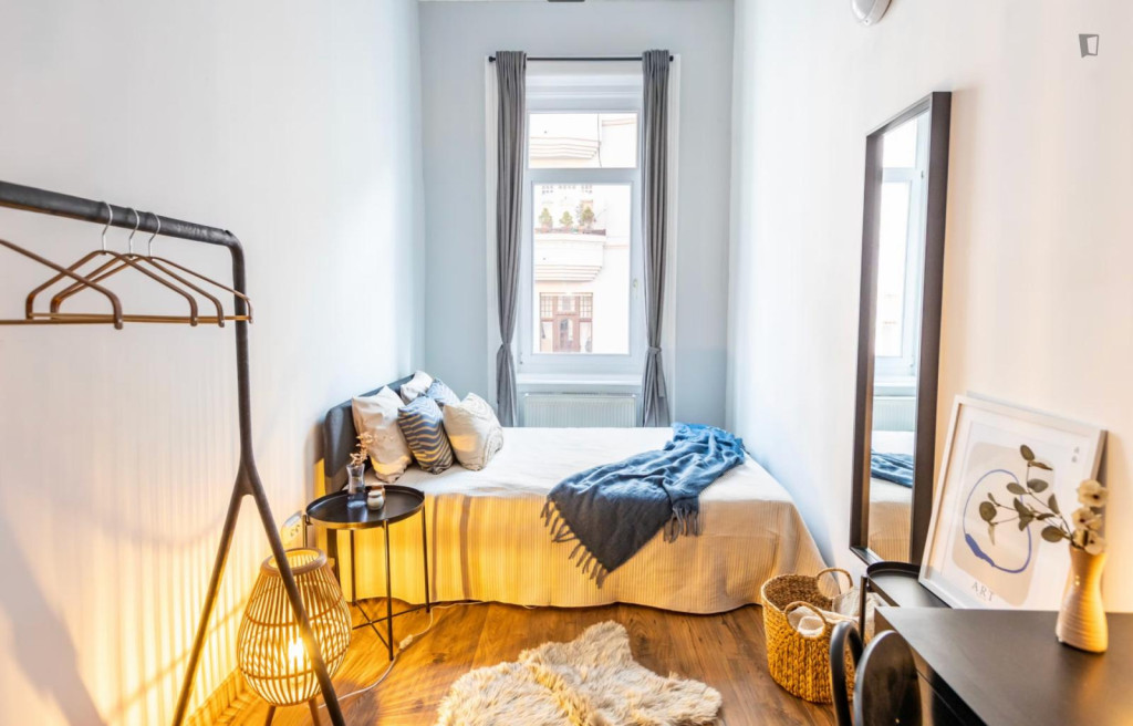 Neat double bedroom near Keleti pályaudvar metro station - Budapest - chambre - ImmoJeune