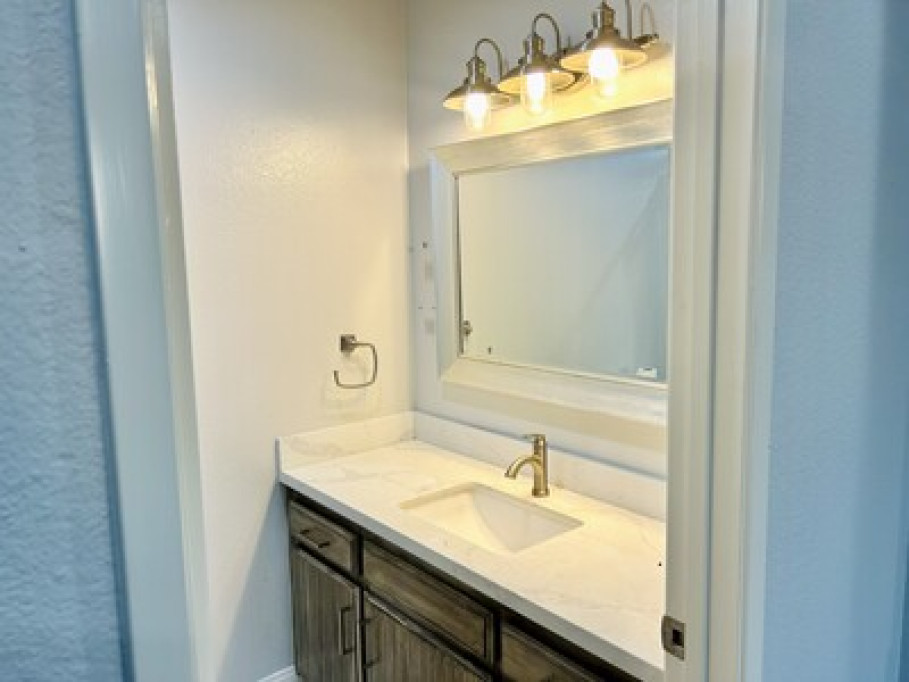 Spacious Townhome in Long Beach