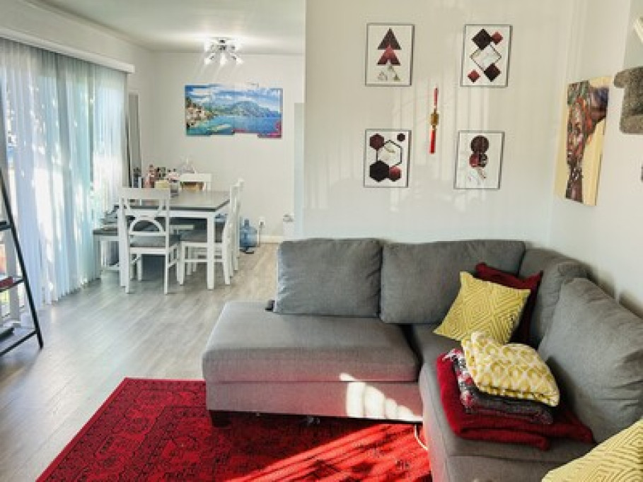 Spacious Townhome in Long Beach