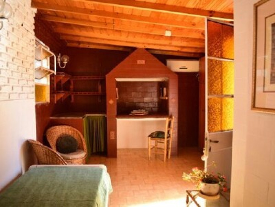 Apartment type house w / garden