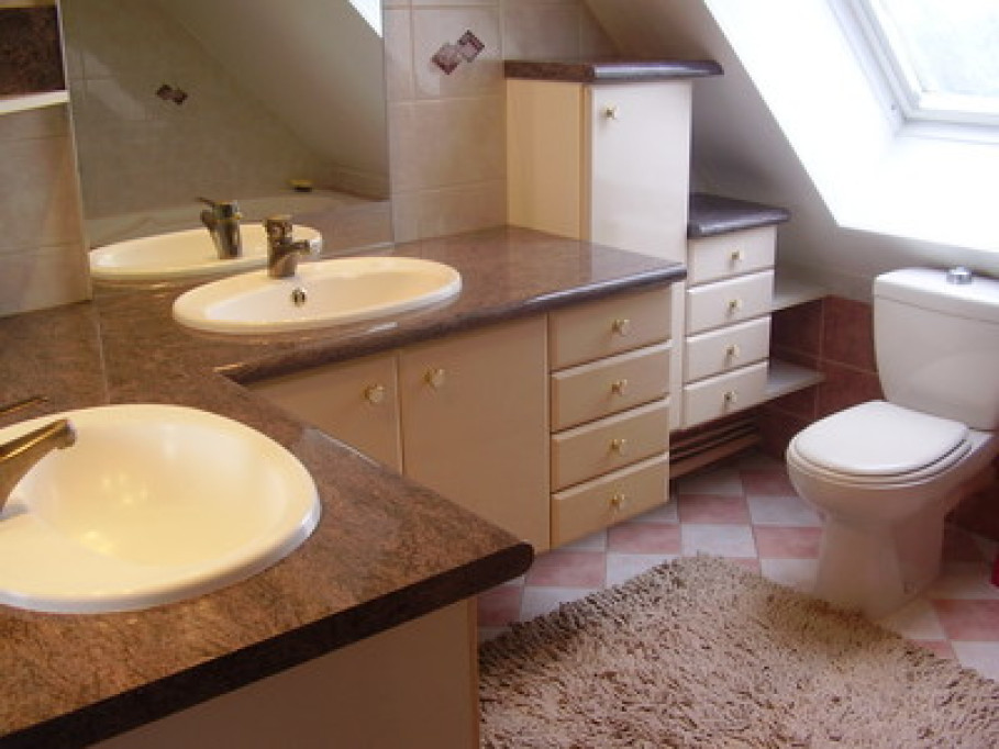 Room + private bathroom