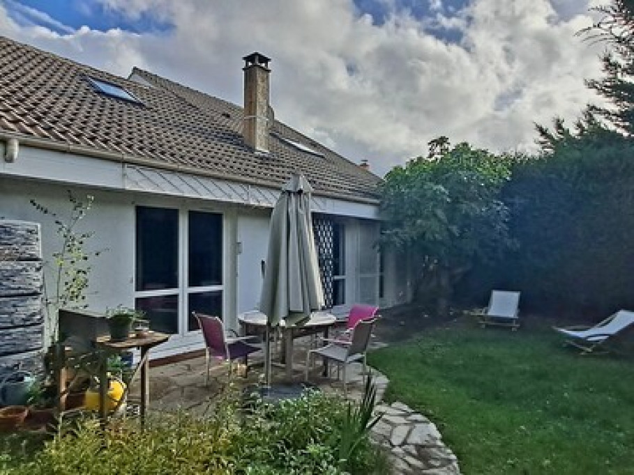 15m² room with bathroom on PLaisir