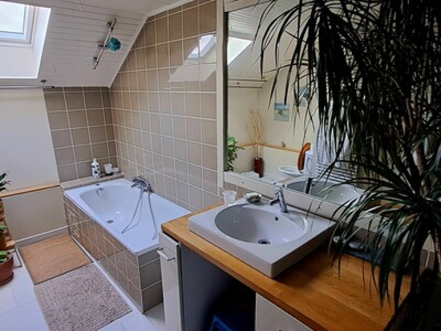 15m² room with bathroom on PLaisir