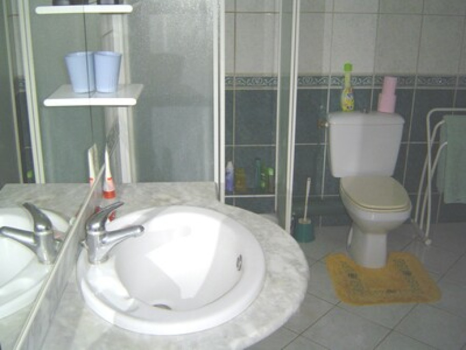 Studio indépendant dans maison
