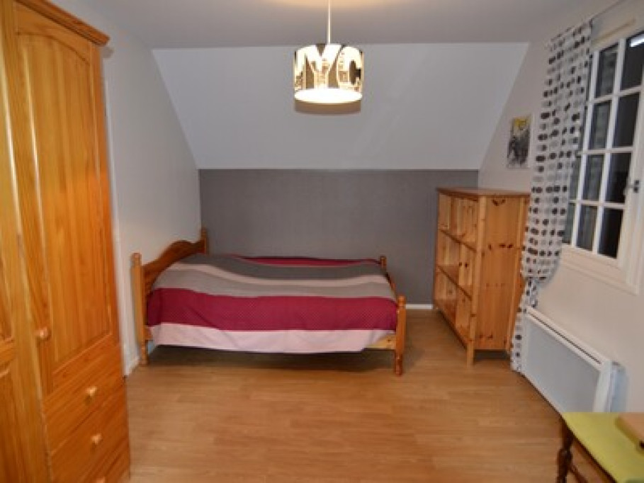 QUIET ROOM IN NORMANDY