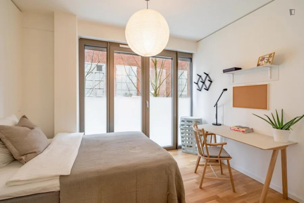 Welcoming double bedroom in the Mitte district - Berlin - chambre - ImmoJeune