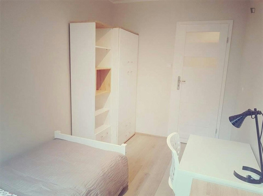 Comfy single bedroom near Rondo ONZ metro