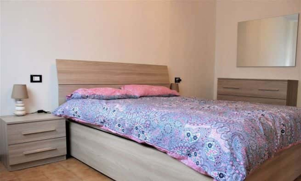 Room in Via Cascina dei Prati, Milano for 80 m² with 2 bedrooms