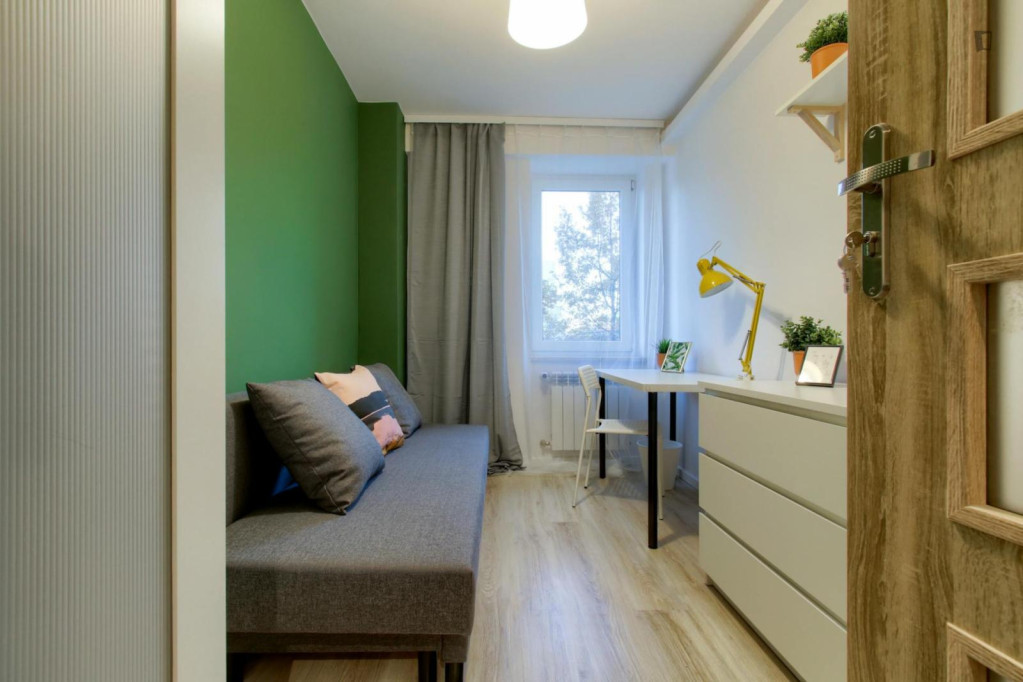 Welcoming single bedroom in Gocław