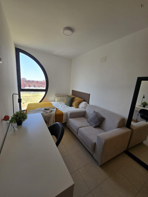 Lovely double bedroom in Parla - Madrid - chambre - ImmoJeune