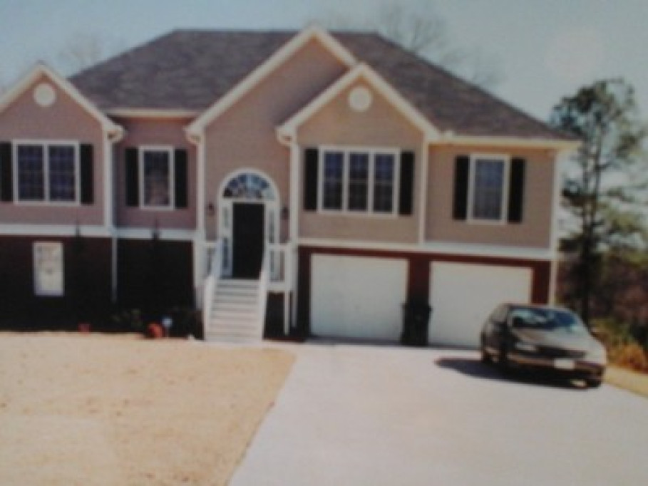 Comfy Split Foya Home.