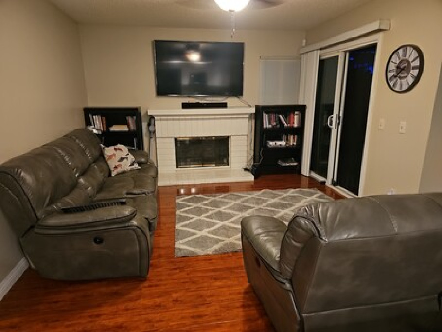 2 cozy quiet clean rooms for rent