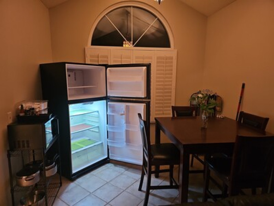 2 cozy quiet clean rooms for rent