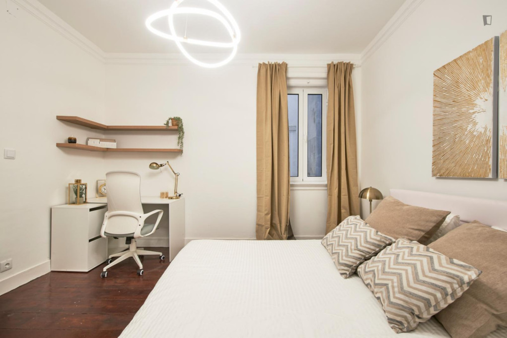 Cosy double bedroom in Picoas