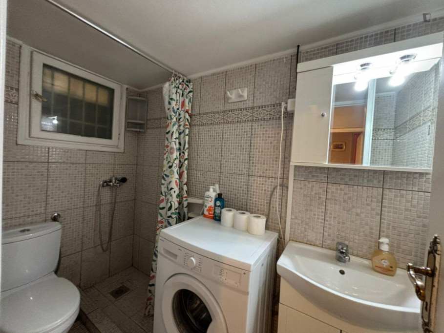 Youth shared apartment- metro station Agios Eleftherios