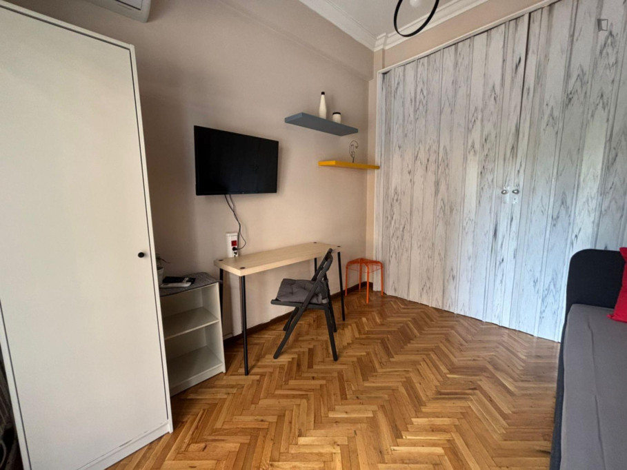 Youth shared apartment- metro station Agios Eleftherios