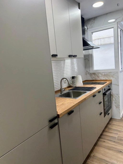Cozy double bedroom in modern apartment in central Castellón