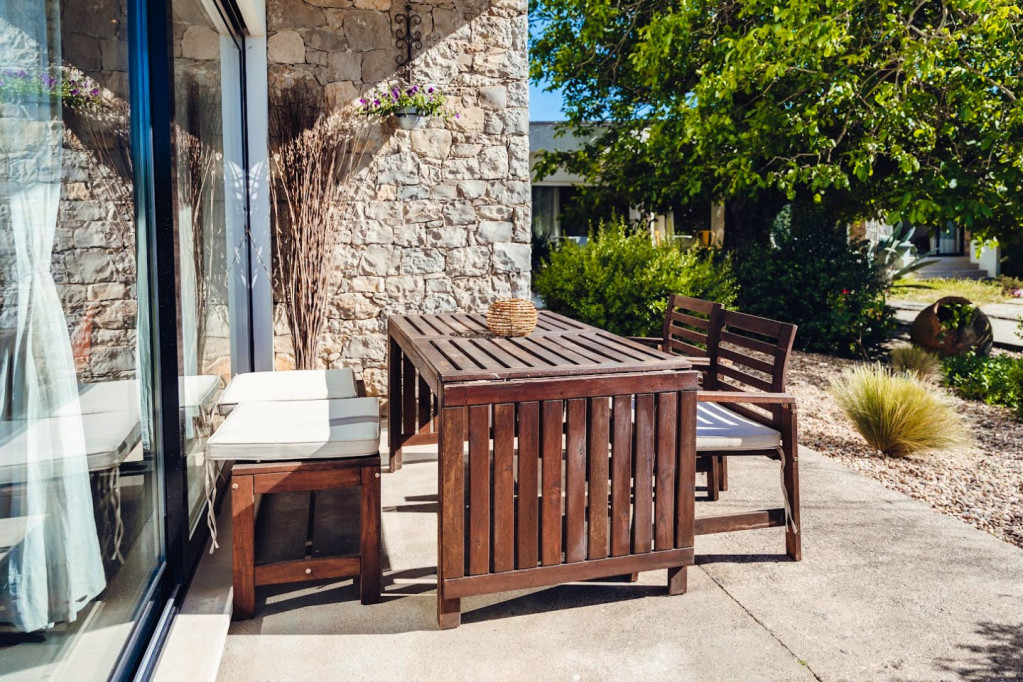 Charming Rural Coliving with Scenic Nature Views in Alvados