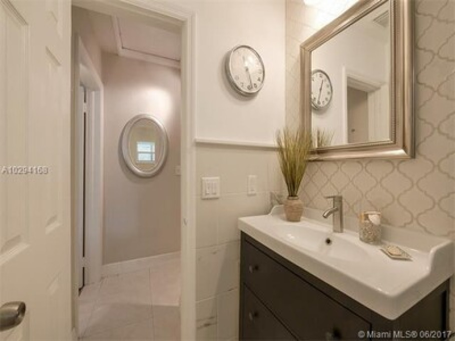 Room in the Gables