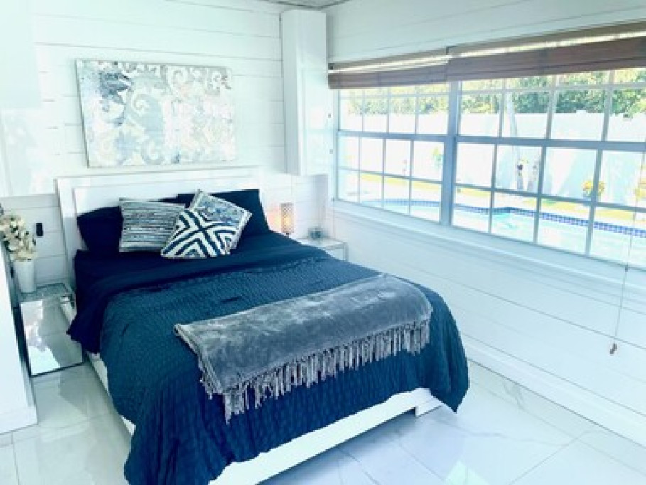 Wilton Manors Area min to Beaches