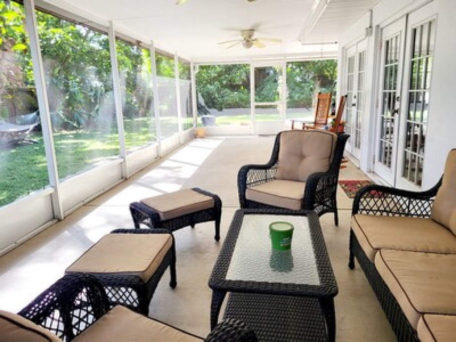 Close to the beach & downtown