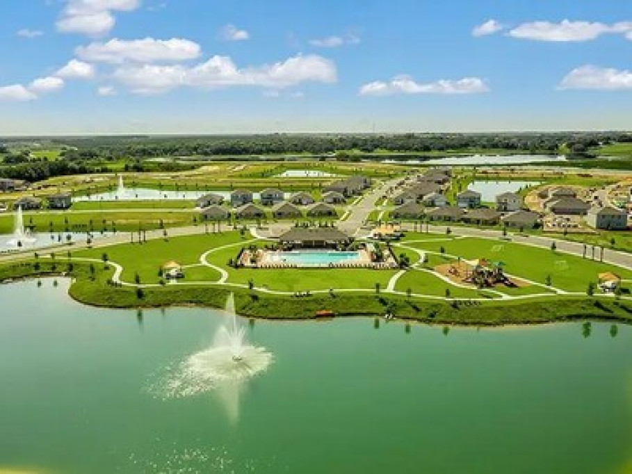 Lake view brand new and very comfor