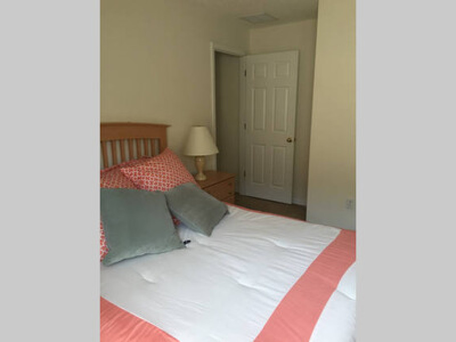  2 PRIVATE BED ROOMS NEAR THE PARKS