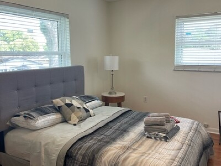 PRIVATE BEDROM AND BATHROOM - FEMAL