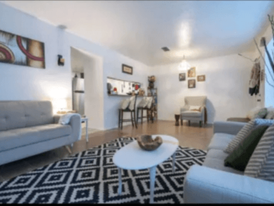 Clean, Quiet & Urban Home