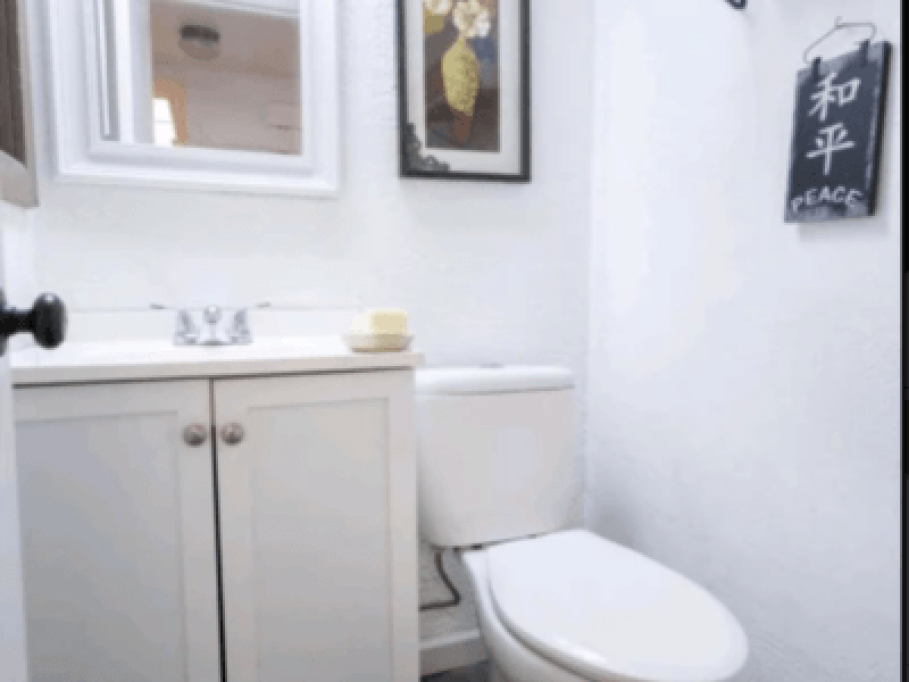 Clean, Quiet & Urban Home