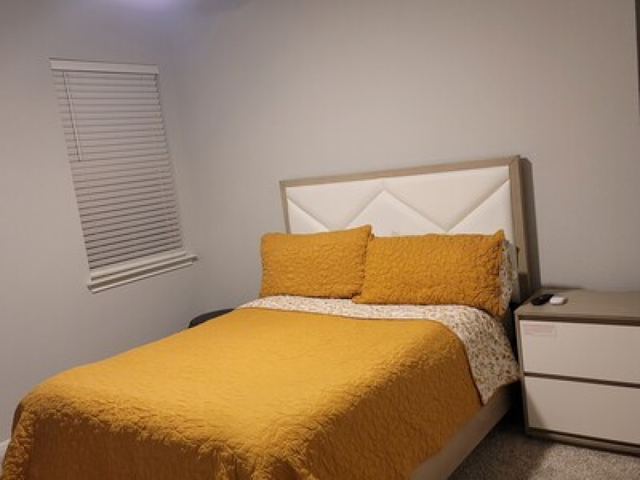 Private Room and bath in clean home