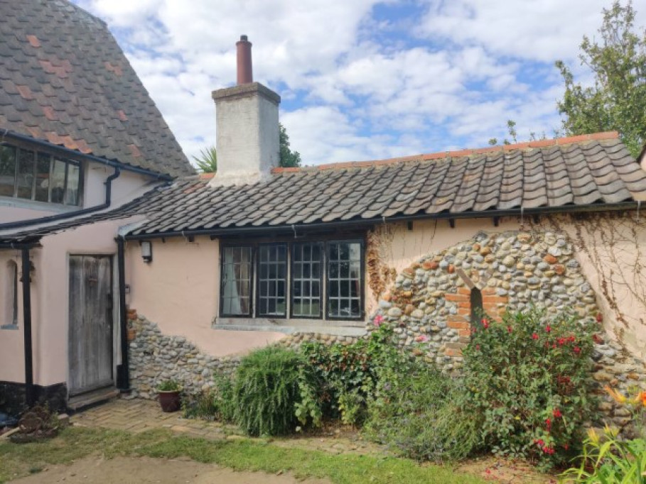 Beautiful cottage 10 minutes from the Beach