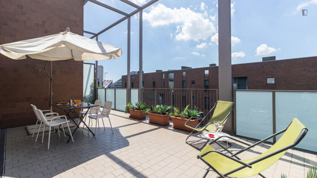 Bright 2 bedroom apartment in Portello