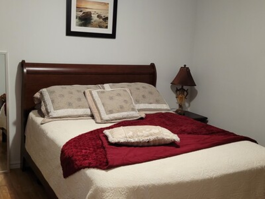 QUIET CLEAN BEDROOMS