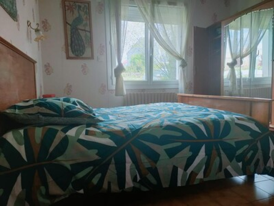 Independent room near beach