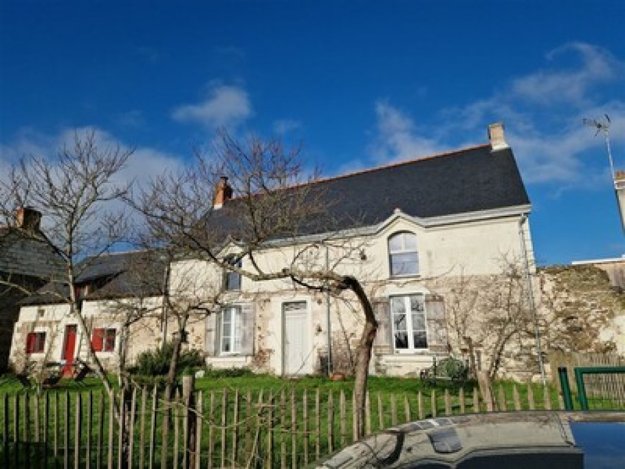 Large & beautiful house on the banks of the Loire