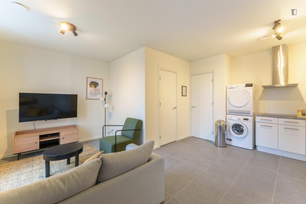 Modern studio near Anvers-Central train station
