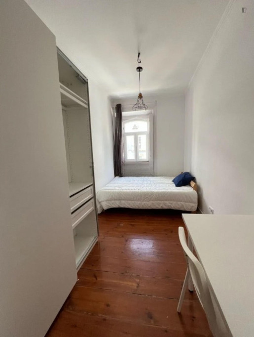 Pleasant bedroom in Alcântara - Lisbonne - chambre - ImmoJeune