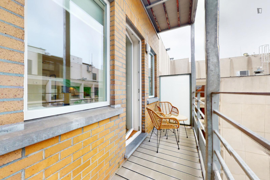 Neat little studio near Madou metro station
