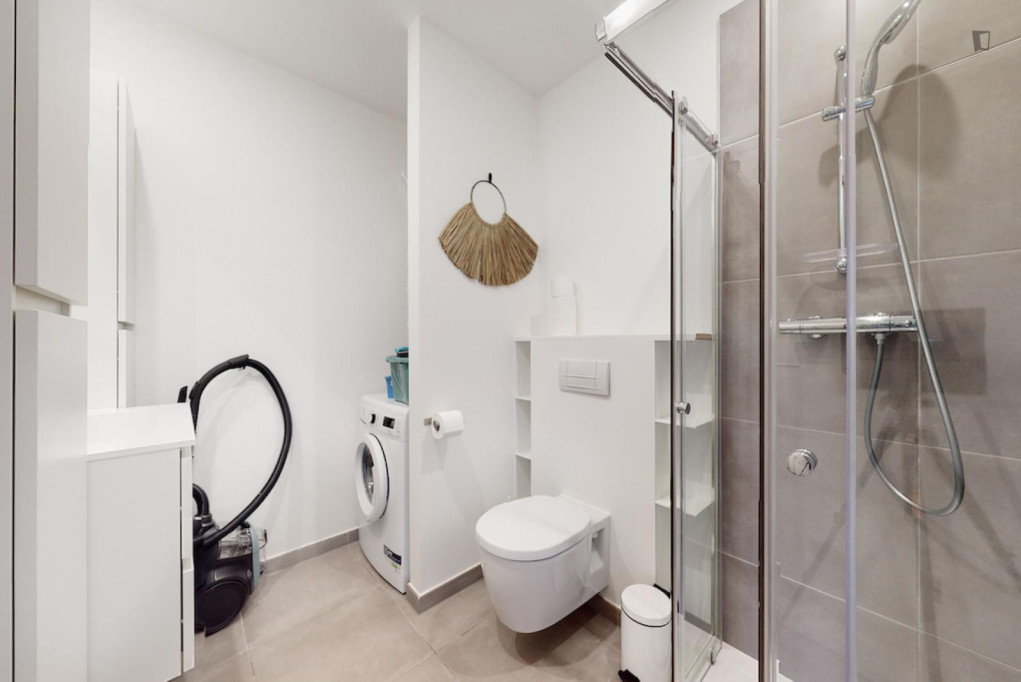Neat little studio near Madou metro station