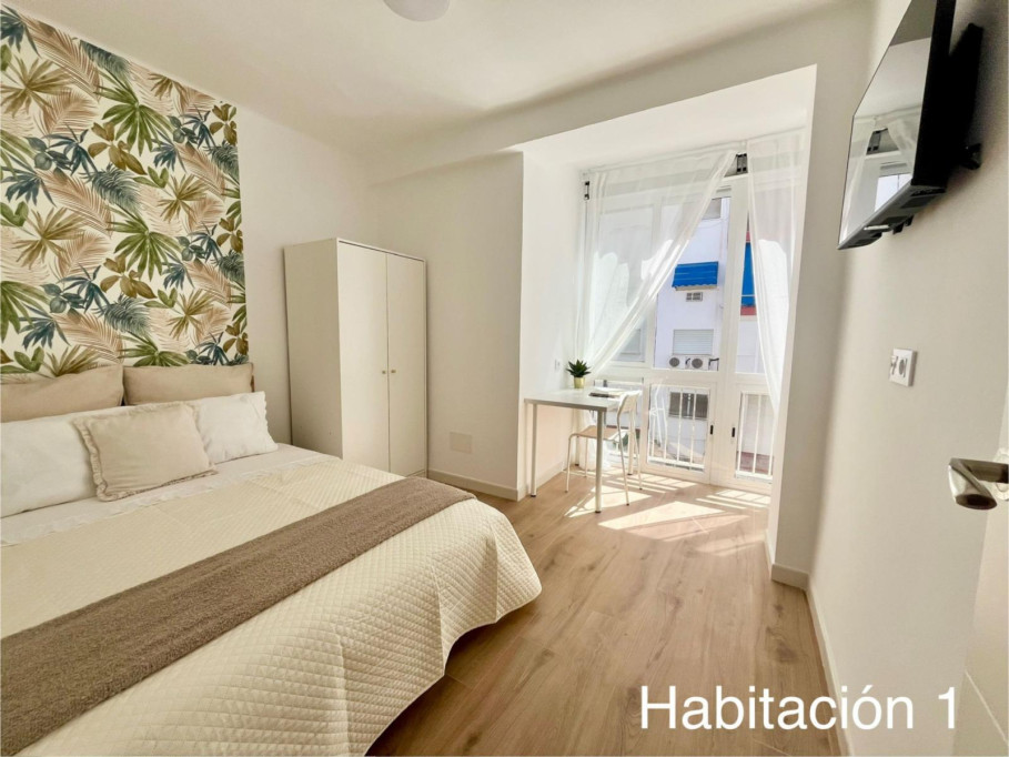Deluxe bedroom with king size bed, TV and WIFI