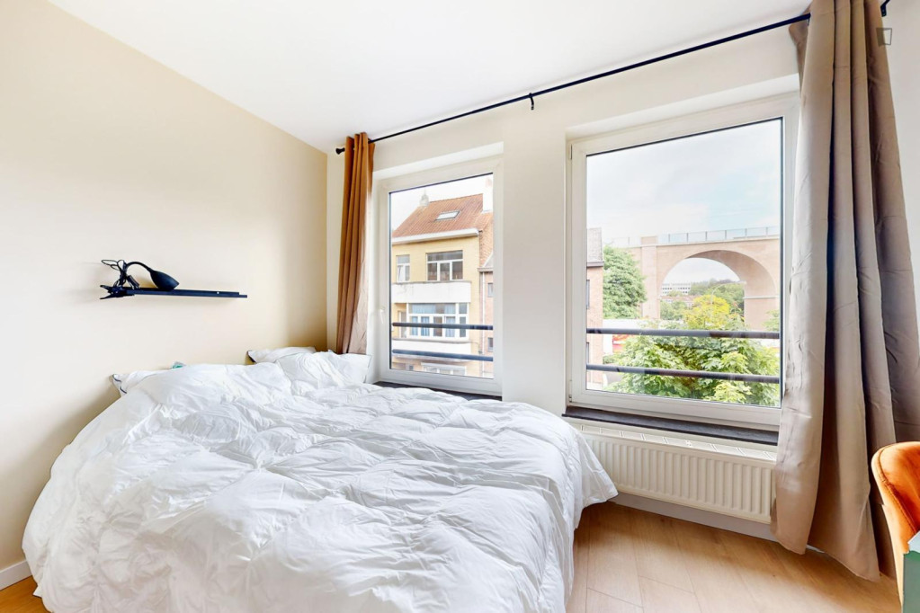 Alluring double bedroom in Stalle - Bruxelles - chambre - ImmoJeune