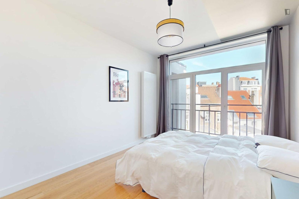 Neat double bedroom in Schaerbeek - Bruxelles - chambre - ImmoJeune
