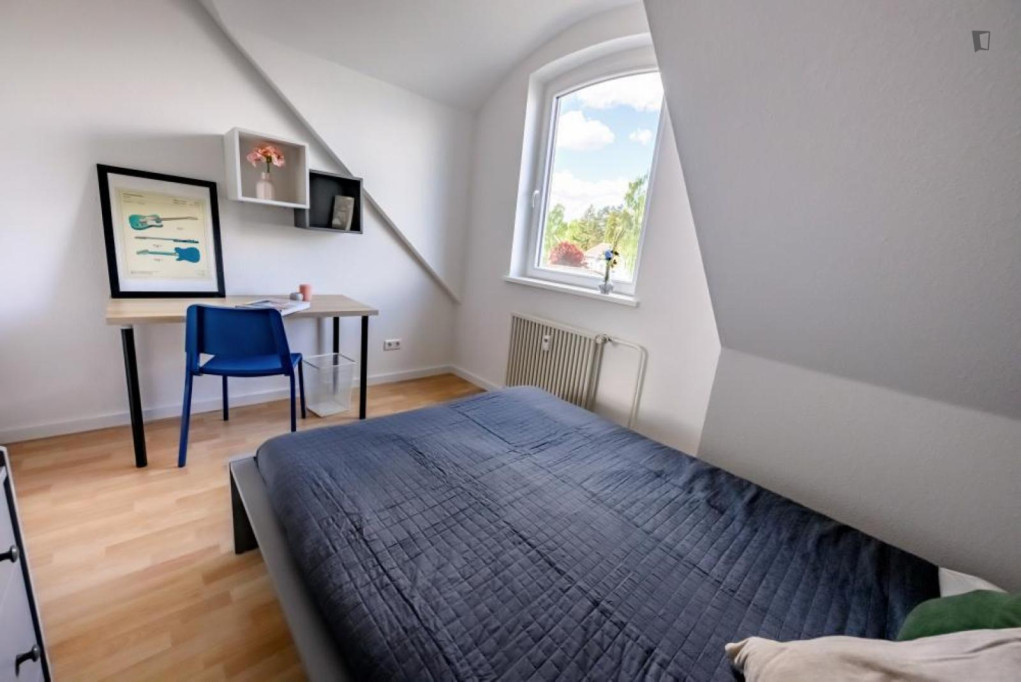 Bright double bedroom in Buckow - Berlin - chambre - ImmoJeune