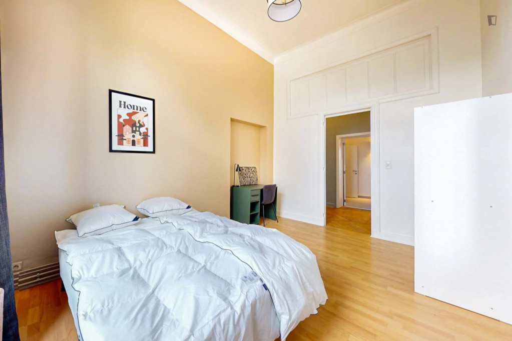 Modern double bedroom in Matonge - Bruxelles - chambre - ImmoJeune