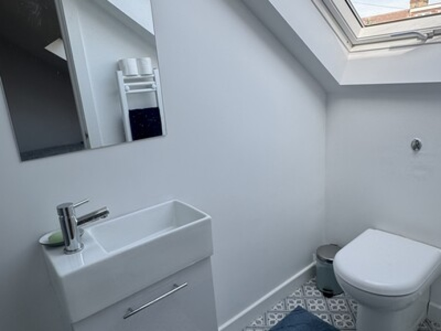 Cozy room with own bathroom