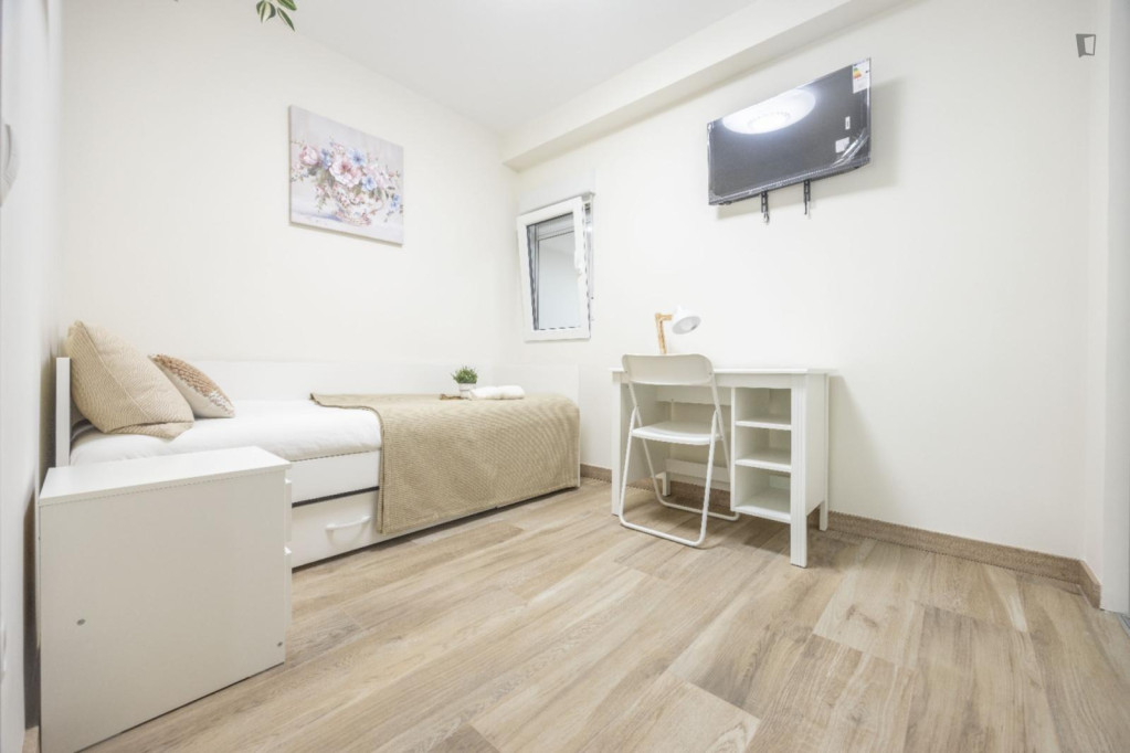 Neat single bedroom in Mont-Olivet - Valence - chambre - ImmoJeune